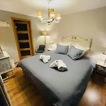 El Bre Du Faubourg Bed & Breakfast